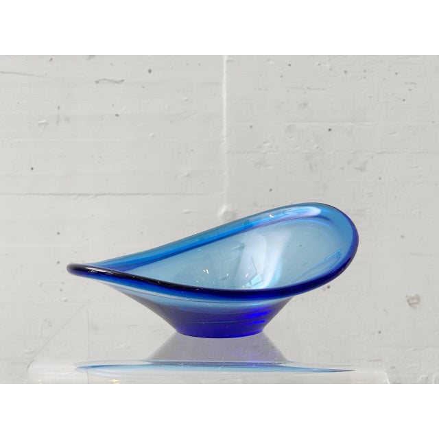 Blue Selandia Bowl by Per Lütken for Holmegaard, Denmark, 1960s For Sale - Image 6 of 6