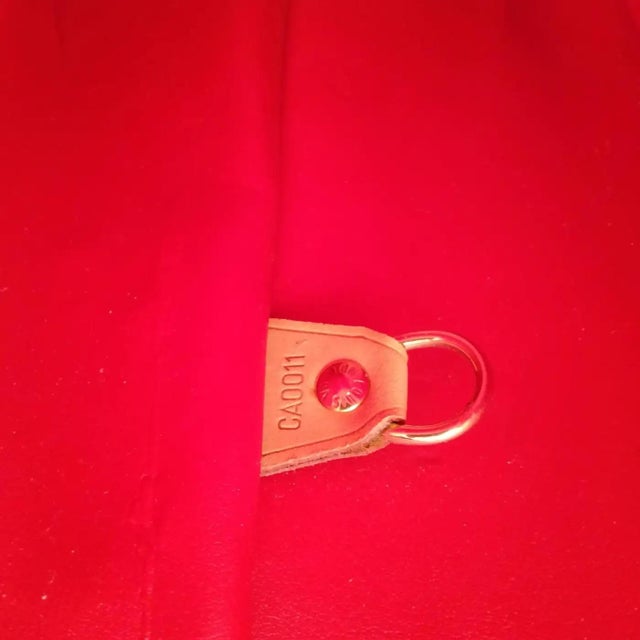 Red A 2001 Louis Vuitton Red Vernis Patent Leather Houston Tote Bag For Sale - Image 8 of 14