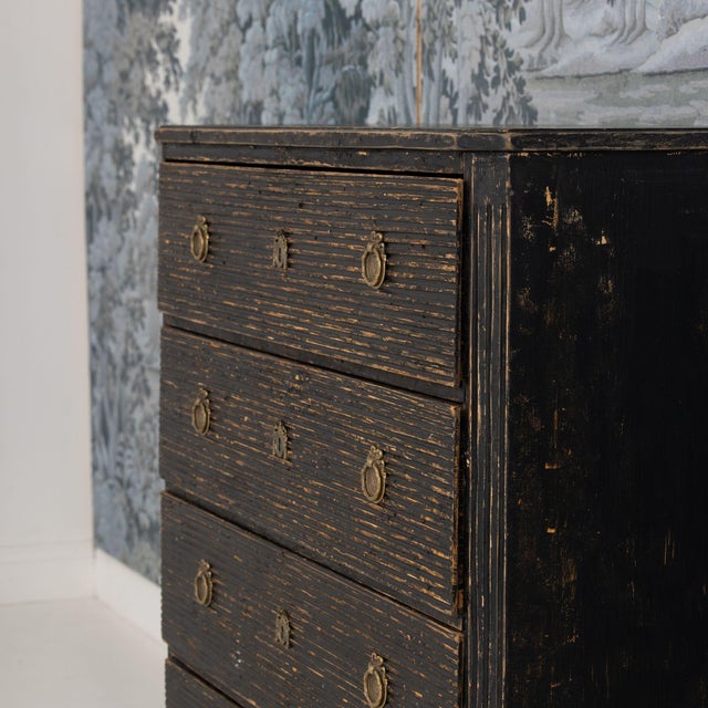18th Century Swedish Gustavian Period Reeded Commode in Original Black Paint For Sale - Image 15 of 16