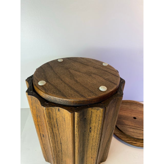 1970s Mid-Century Modern Oak Ice Bucket With Lid — Fluted Slat Barware For Sale - Image 4 of 8