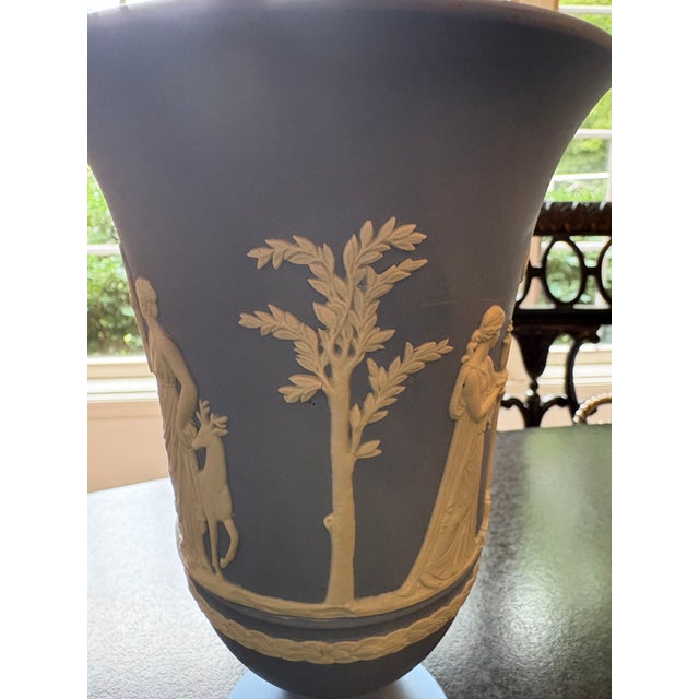 1960s Wedgwood Jasperware Neoclassical Pedestal Vase For Sale - Image 6 of 8