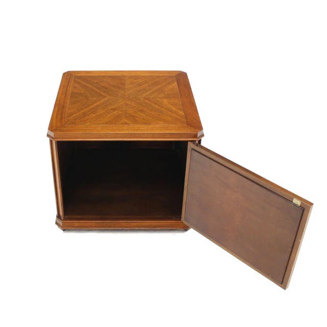1970s Vintage Pierce Carved Honeycomb One Door Cube Shape Side Table For Sale - Image 4 of 6