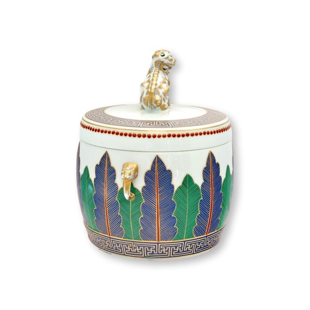 Large Mottahedeh Charleston Feather Foo Dog Jar For Sale In Los Angeles - Image 6 of 7