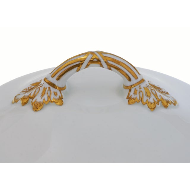 Mid 20th Century Spode Large 10"h Cobalt Blue Covered Soup Tureen Large Armorial For Sale In Philadelphia - Image 6 of 10