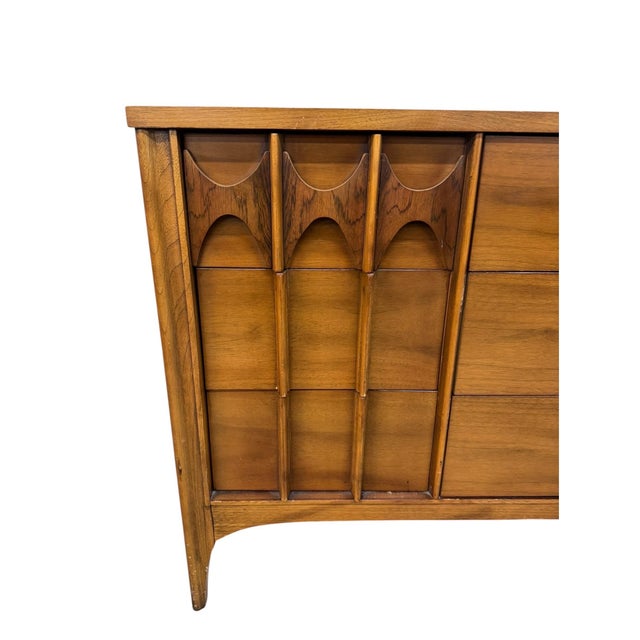 Wood Mid-Century Modern Kent Coffey Perspecta 9-Drawer Walnut Dresser For Sale - Image 7 of 14