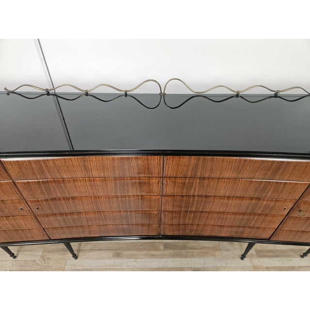 1940s Art Deco Sideboard in Rosewood with Black Glass Top attributed to Vittorio Dassi, 1940 For Sale - Image 5 of 18