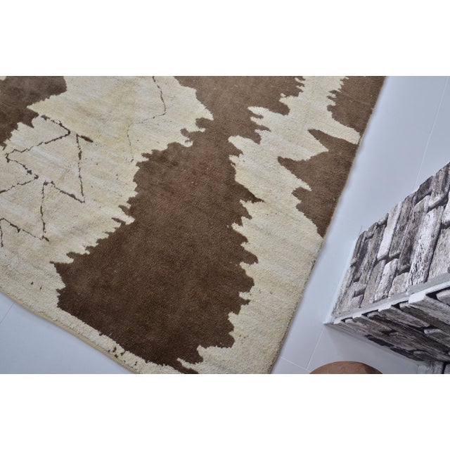 Mid 20th Century Turkish Home Living Oversize Hemp Carpet For Sale In Phoenix - Image 6 of 10