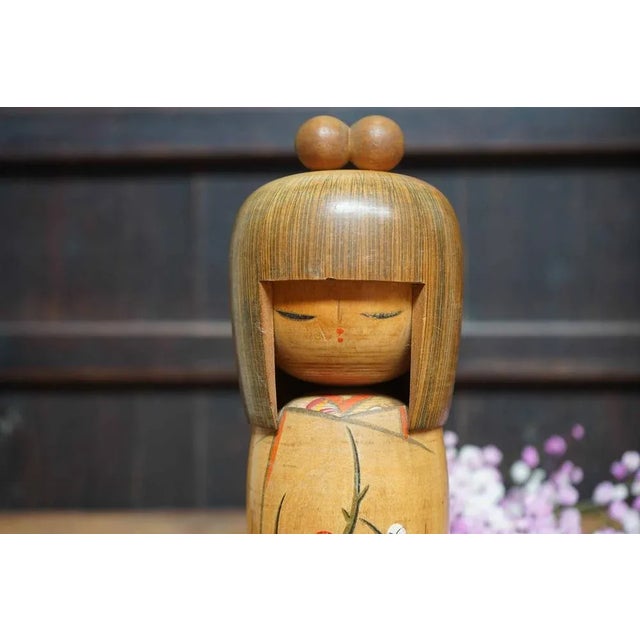 Beautiful vintage kokeshi by the artist Kojo Tanaka with a high kawaii factor. Dimensions: height 23 cm, diameter 9 cm. In...