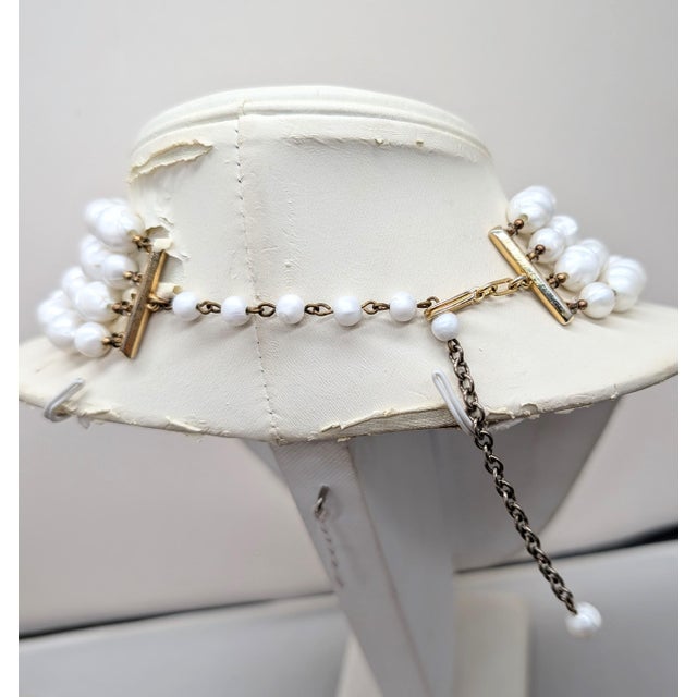 Vintage Signed Crown Trifari Faux-Pearl Beaded Collar Necklace For Sale In Philadelphia - Image 6 of 9