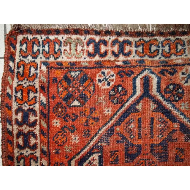 Traditional 1900s Handmade Antique Persian Shiraz Distressed Rug For Sale - Image 3 of 10