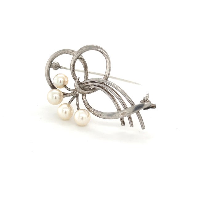 Contemporary 1990s Mikimoto Estate Akoya Pearl Brooch Sterling Silver For Sale - Image 3 of 9