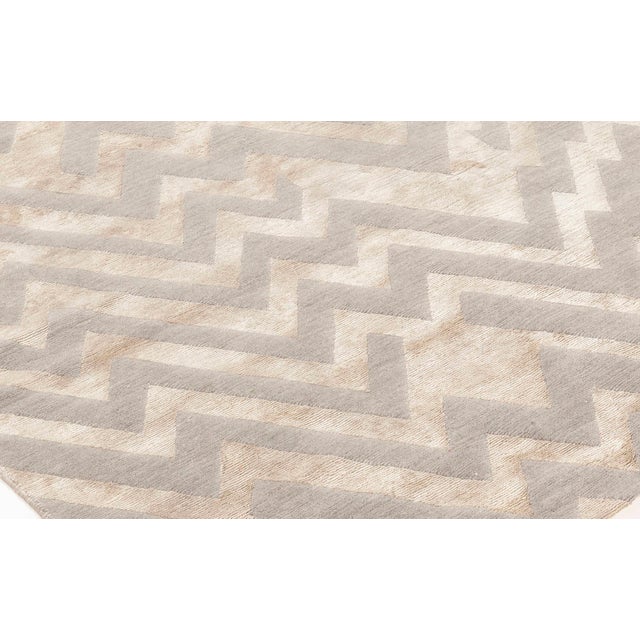 Early 21st Century Contemporary Rocky Peaks Beige and Grey, Silk and Wool Rug by Doris Leslie Blau For Sale - Image 5 of 6