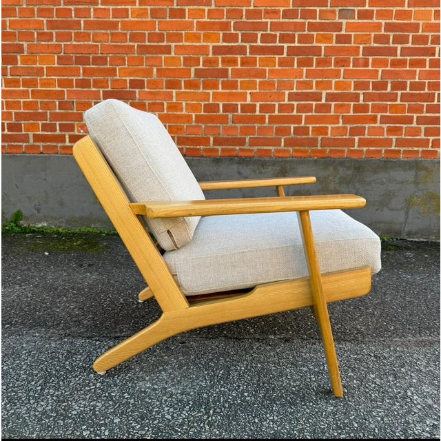 Ge-290 Lounge Chair by Hans J. Wegner for Getama, Denmark, 1960s For Sale - Image 4 of 11