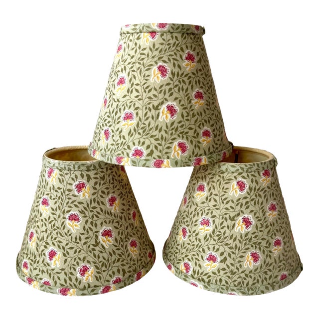 Late 20th Century 8” Fabric Lampshades Willow and Thistle Botanical Print Cottage Floral - Set of Three For Sale