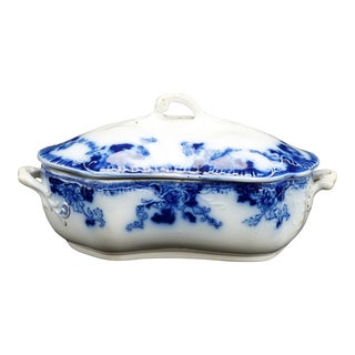 Flow Blue Semi Porcelain Covered Serving Dish Tureen – Thomas Hughes & Son, C 1895-1910 For Sale