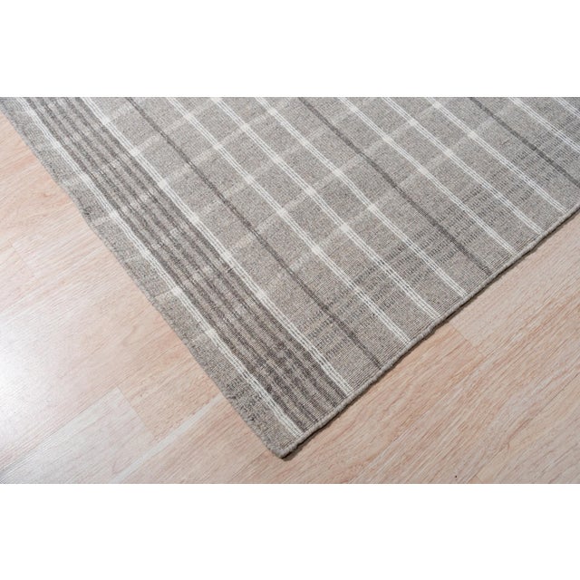 10x14 Timeless Celia Gray Kilim Minimalist Grid Modern Flatweave Wool Carpet Rug For Sale In New York - Image 6 of 10
