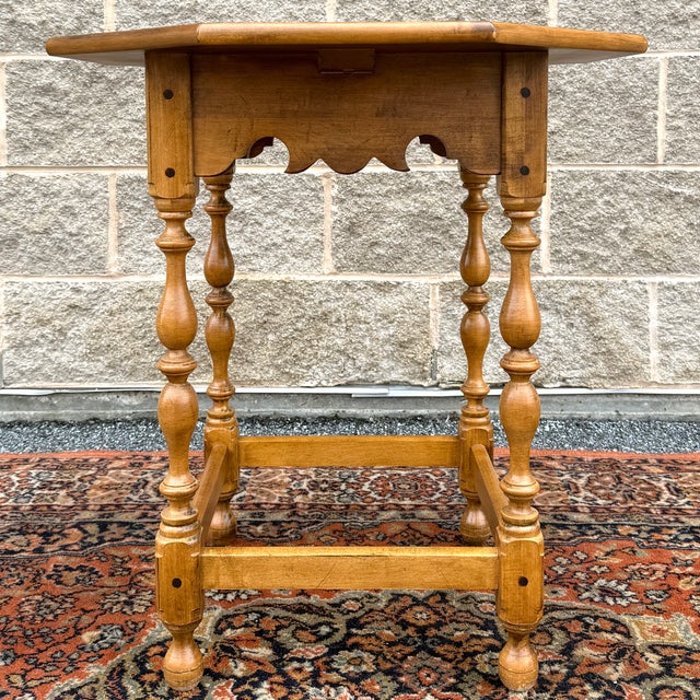 1980s Ethan Allen Circa 1776 Colonial Solid Maple Octagonal Side Table (18-8006) For Sale In Philadelphia - Image 6 of 12