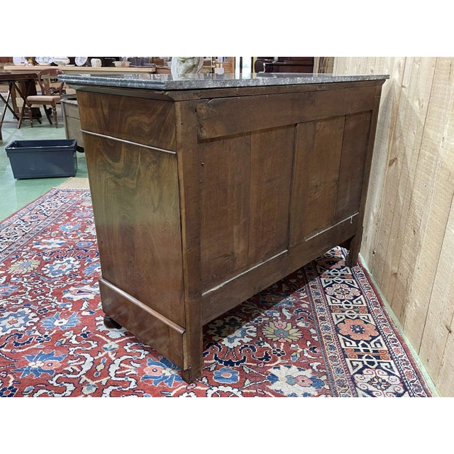 Wood 19th Century Louis-Philippe Flame Mahogany Commode W/ Marble Top For Sale - Image 7 of 11