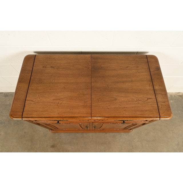 Henredon French Provincial Louis XV Carved Walnut Flip Top Buffet Server or Bar Cabinet, Circa 1970s For Sale - Image 14 of 17