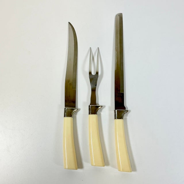 1950s Vintage English Boho Chic Sheffield Bakelite Handled Carving Cutlery - Set of 3 For Sale - Image 9 of 14