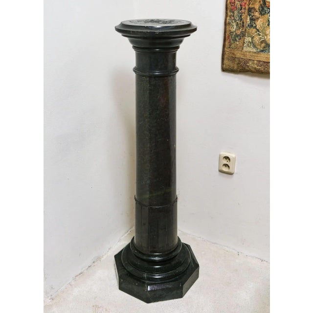 Stone 19th Century Marble Column in Green Marble For Sale - Image 7 of 7