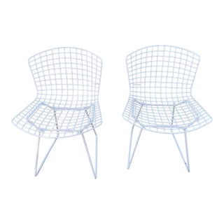 1980s Pair of Authentic Harry Bertoia for Knoll White Side Chairs , Signed For Sale