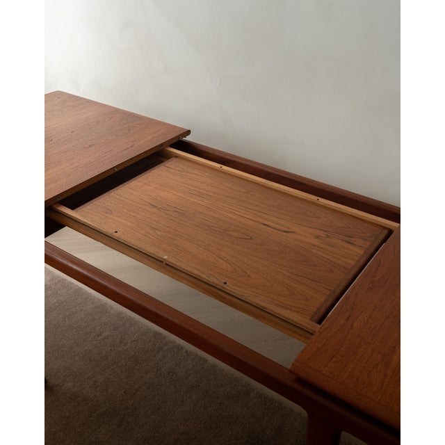 1960s Danish Modern Teak Extendable Dining Table attributed to Sven Ellekaer, Denmark, 1960s For Sale - Image 5 of 18
