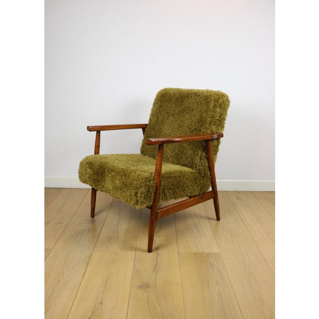 Vintage Olive Lounge Chair in Red Fox with High Pile Camel Fabric, 1970s For Sale - Image 6 of 13