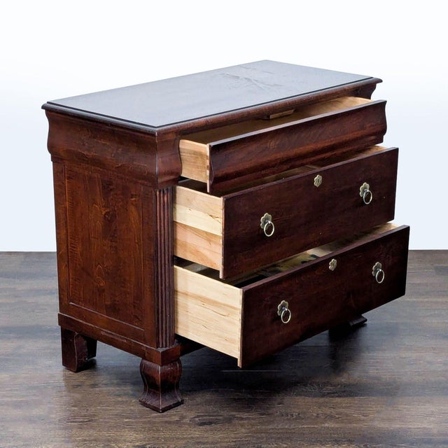 Traditional Ethan Allen Daryn Chest For Sale - Image 3 of 12