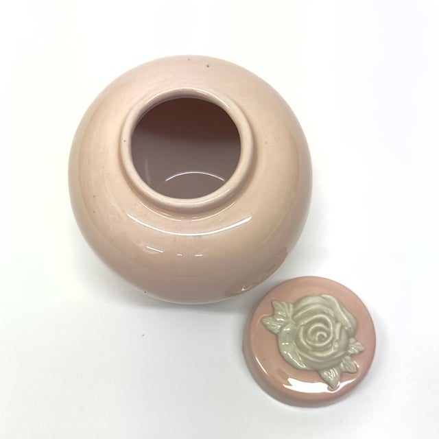 Classic Hollywood Regency Ceramic Ginger Jars With Lids - Group of 3 For Sale - Image 9 of 9