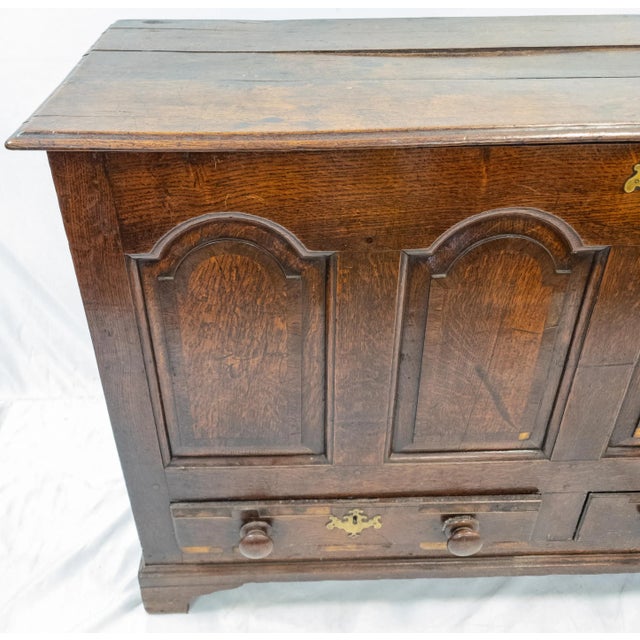 Queen Anne 18th Century English Queen Anne Style Lift Top Trunk or Chest For Sale - Image 3 of 13