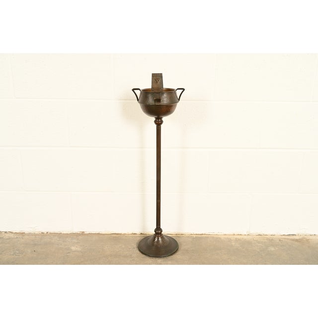 Roycroft Trefoil Antique Mission Arts & Crafts Hand-Hammered Copper Smoker's Stand With Ashtray, Circa 1910 For Sale - Image 13 of 14