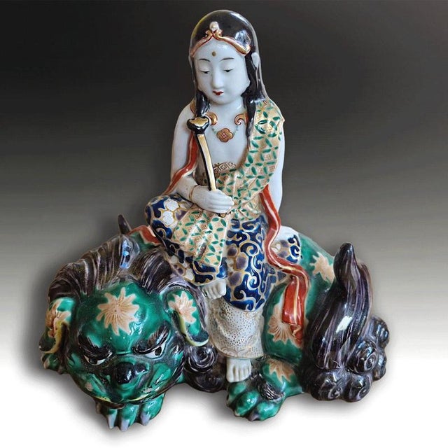 Antique Meiji Japanese Kutani Guanyin on Buddhist Lion Porcelain Figure For Sale - Image 3 of 10