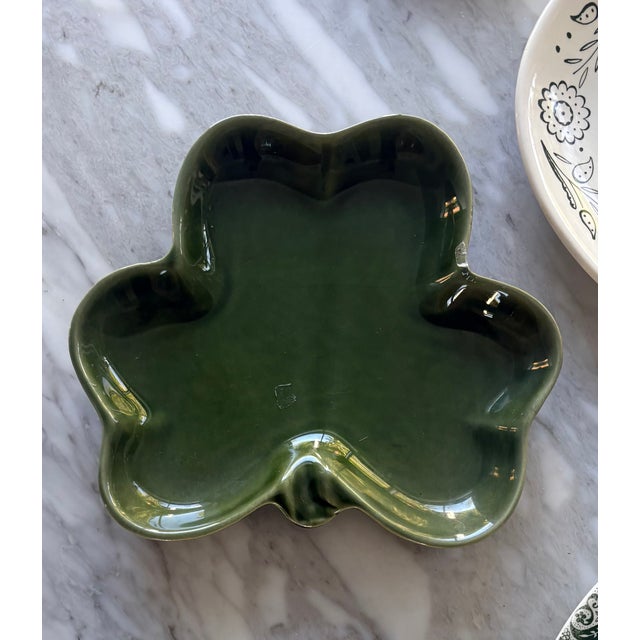Mid 20th Century Mid-Century Green & White Transferware Wall Plate Curation - Set of 11 For Sale - Image 5 of 11