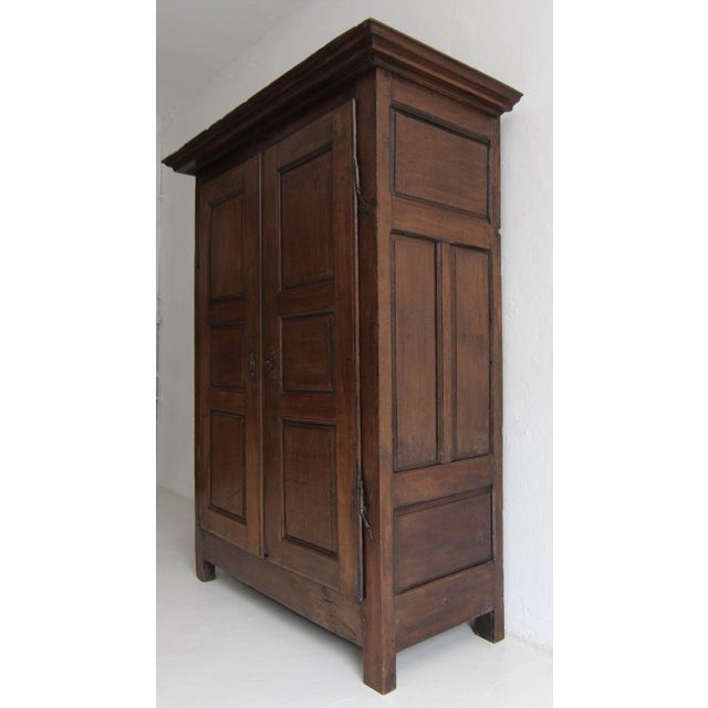 Early 19th Century French Provincial Oak Cupboard For Sale - Image 6 of 18