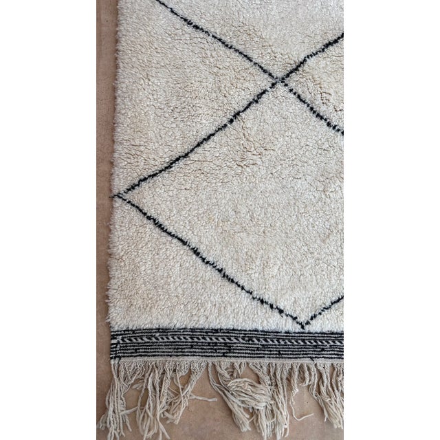 Moroccan Contemporary White & Cream Rug - 6'11" X 9'10" Ft For Sale - Image 4 of 8
