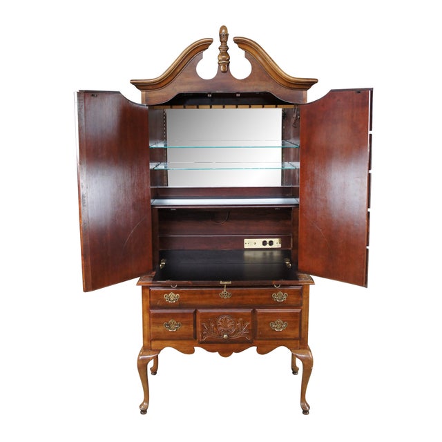 American 1980s American Drew Queen Anne Style Cherry Highboy Dry Bar Liquor Display Cabinet For Sale - Image 3 of 16