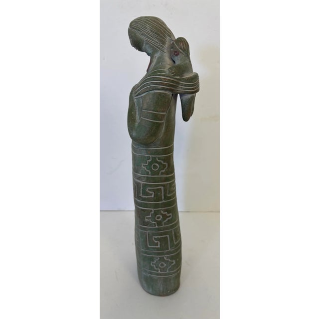 Mid 20th Century 14” Carved Green Serpentine Mother & Child Sculpture – Pre-Columbian Mesoamerican Inspired Tribal Modern Figure For Sale - Image 5 of 6