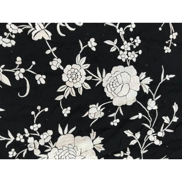 Vintage Manila Shawl with Chinese Embroidery For Sale - Image 6 of 12