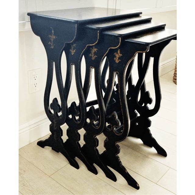 Chinoiserie Vintage Hickory Chair Attributed Chinoiserie Nesting Tables – Set of 4 For Sale - Image 3 of 8
