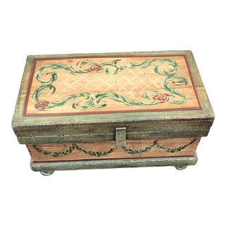 18th Century Traditional Hand-Painted Beige Trunk For Sale