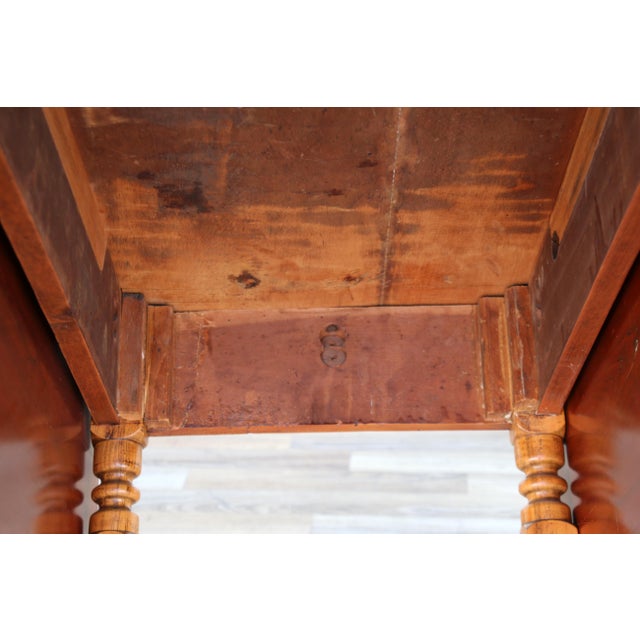 Antique 1920s Farmhouse Drop-Leaf Butterfly Dining Table With Turned Legs For Sale - Image 18 of 18