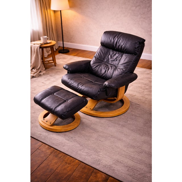 Set of Vintage Scandinavian Lounge Chair with Ottoman in Black Leather and Wood Frame, 1980s For Sale - Image 11 of 15