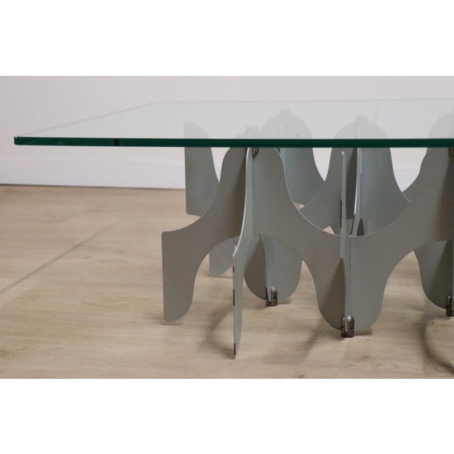 Minimalist Sculptural Coffee Table in Metal and Glass, 1980s For Sale - Image 11 of 18