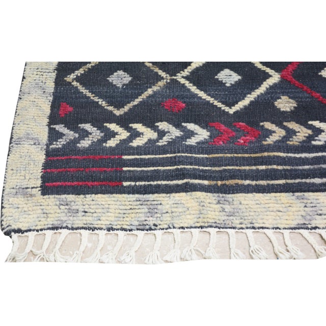 Moroccan 1950s Modern Moroccan Hand Knotted Wool Rug, 5'9"x7'6" For Sale - Image 3 of 6