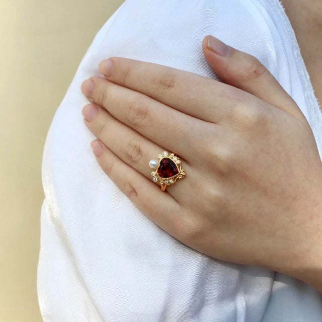 Metal Kai "On My Heart" Garnet Diamond Pearl Cocktail Ring, size 8.5 For Sale - Image 7 of 12