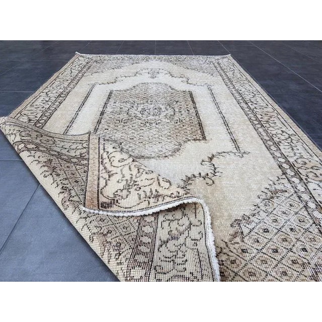 1960s Vintage Floral Bohemian Wool Rug- 3′11″ × 5′4″ For Sale - Image 10 of 11