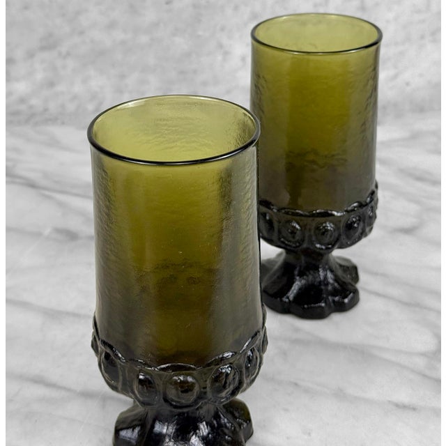 1970s Vintage Gothic Brutalist Olive Green Glass Goblet Drinking Glasses - A Pair For Sale - Image 5 of 7