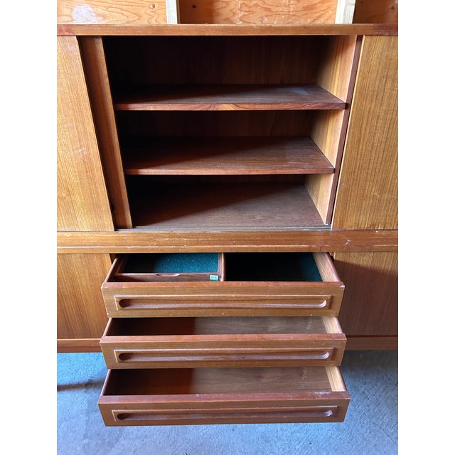 Vintage Mid-Century Modern Teak Credenza by Johannes Andersen For Sale In Las Vegas - Image 6 of 11