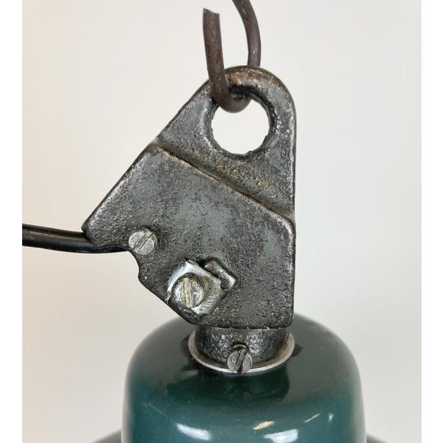 1960s Industrial Green Enamel Factory Lamp with Cast Iron Top, 1960s For Sale - Image 5 of 15
